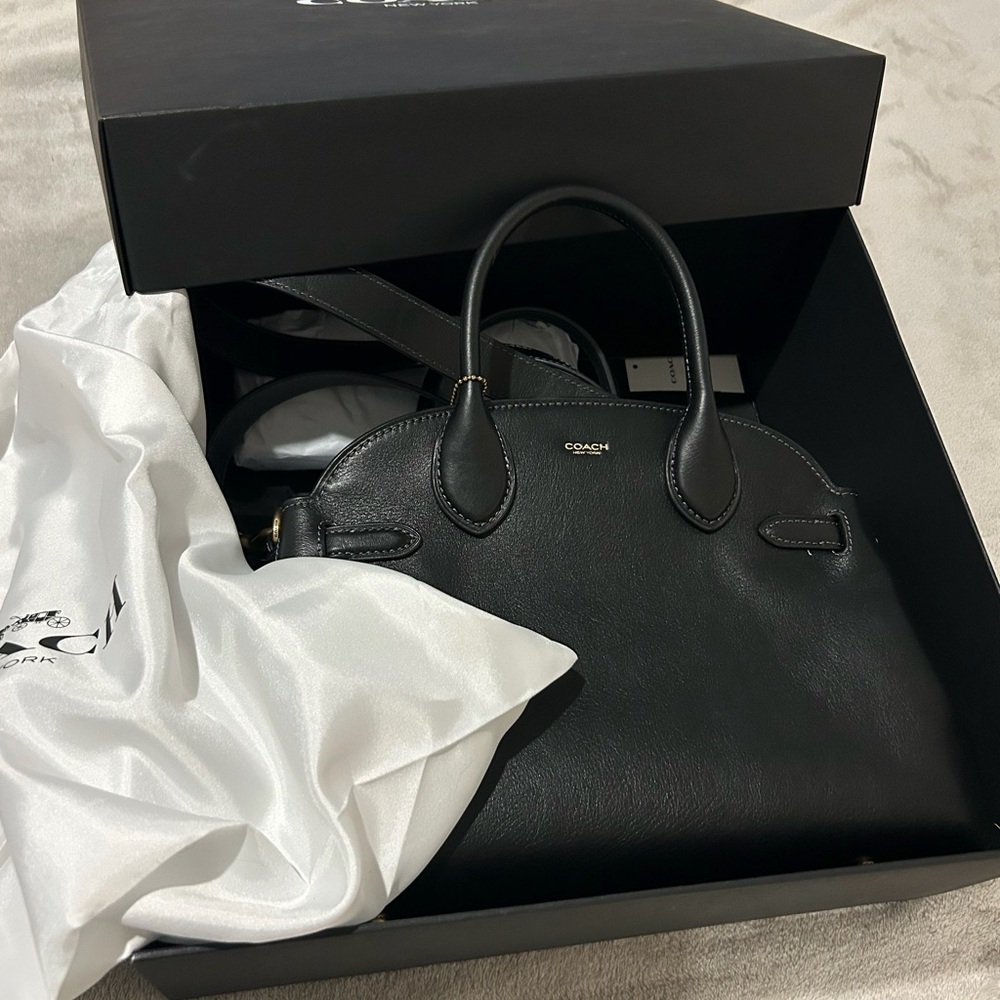 Coach Soft Empire Carryall Bag 28
Black